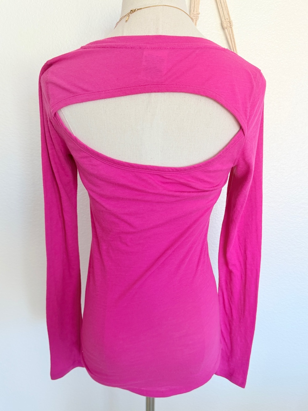 🩷 VS PINK Magenta Fuchsia Open-Back Long Sleeve Tee
